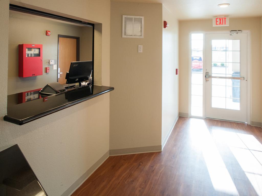 Woodspring Suites トピカ エクステリア 写真