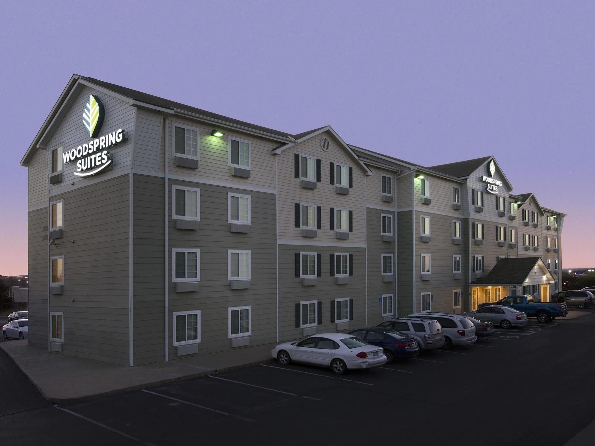 Woodspring Suites トピカ エクステリア 写真