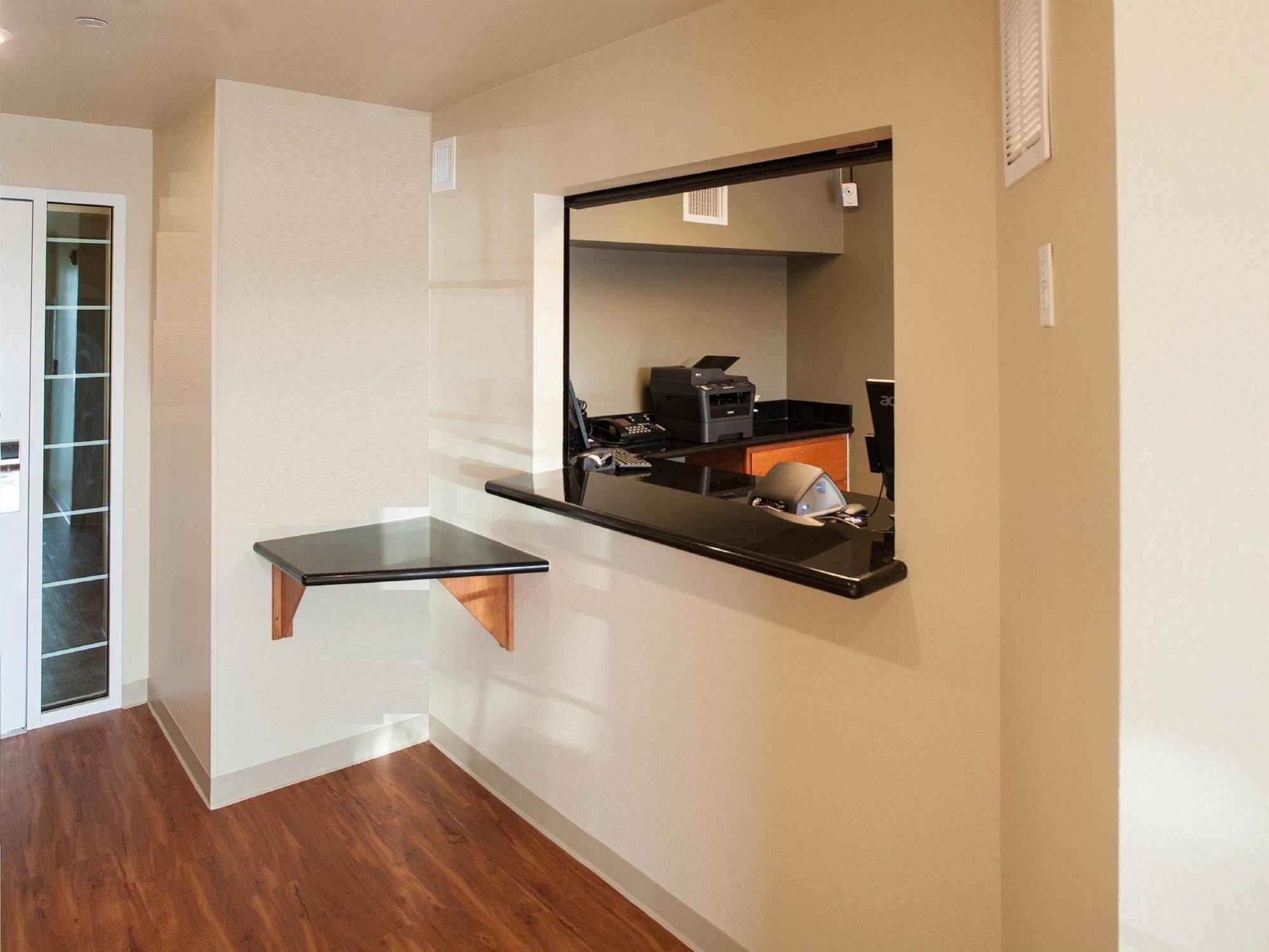 Woodspring Suites トピカ エクステリア 写真